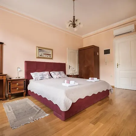 Devana Apartament *